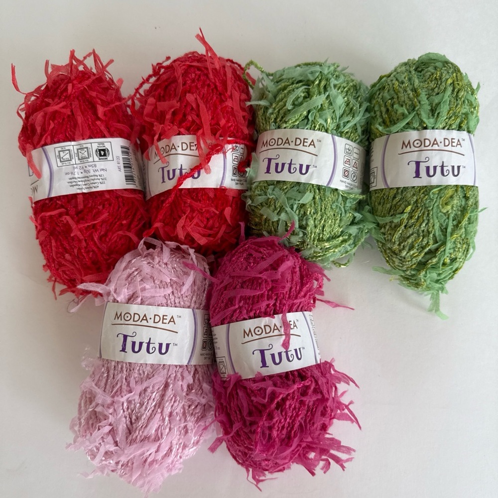 6 Skeins Moda Dea Tutu Yarn 2 Green 3651 2 Geranium 3278 1 Raspberry 3347 1 Pink